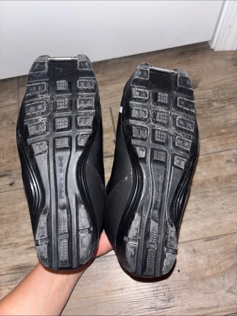 Salomon Nordic Ski Boots in Black with Blue Lining Size 2.5